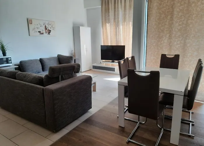 Apartment High-quality In The Heart Of 4 *